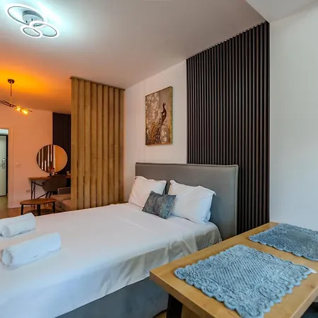 The Urbanist - Contemporary Premium By Blvd 38b5 *