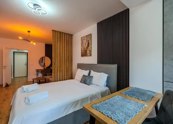 The Urbanist - Contemporary Premium By Blvd 38b5 *